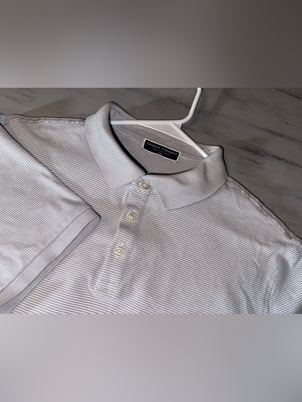Charles Tyrwhitt Men’s Light Gray Striped Polo